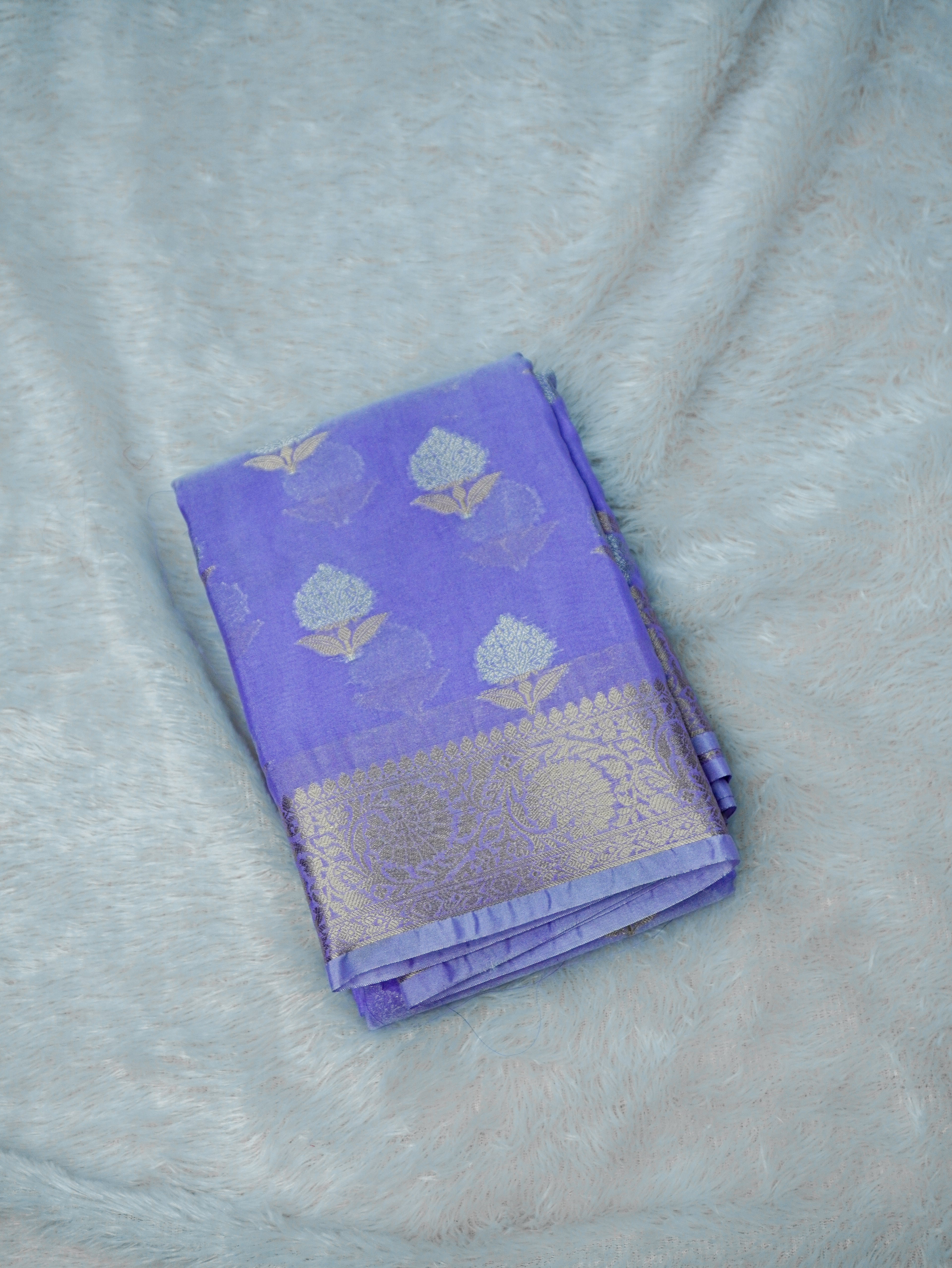 Lavender Silky Silk Banarasi Saree with Floral Zari Buti & Rich Zari Border