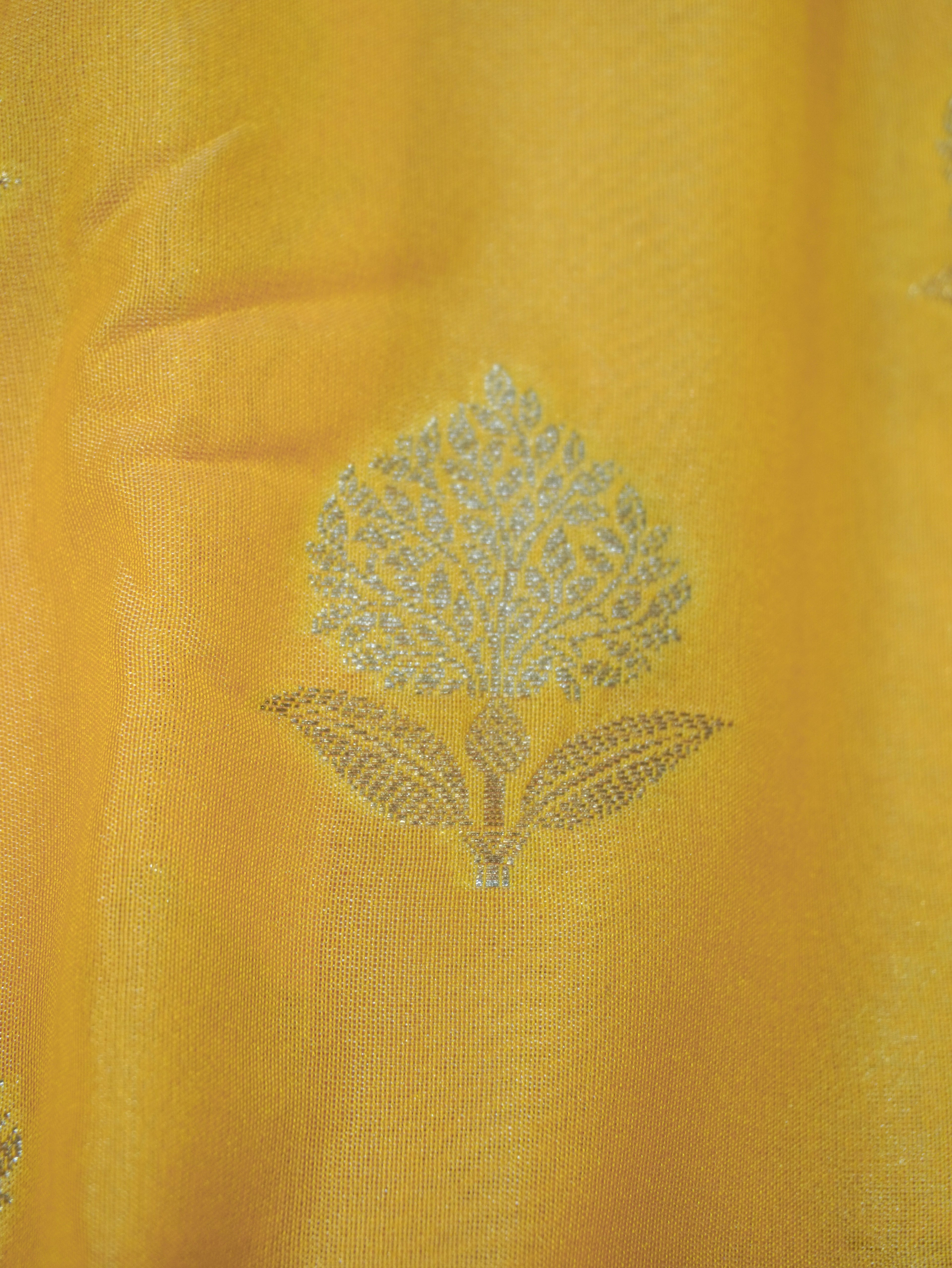 Sunshine Yellow Silky Silk Banarasi Saree with Floral Zari Buti &amp; Rich Zari Border