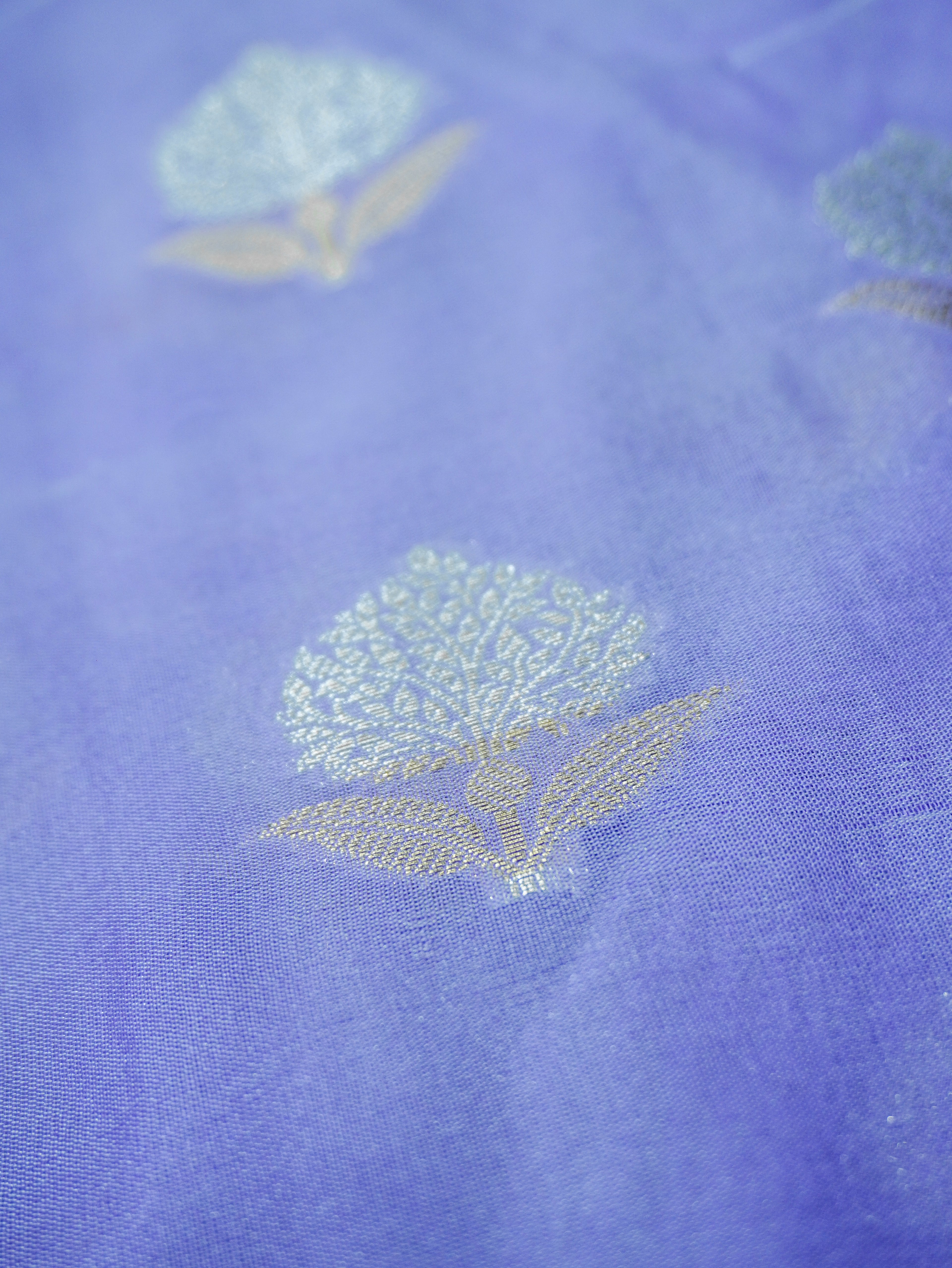 Lavender Silky Silk Banarasi Saree with Floral Zari Buti & Rich Zari Border