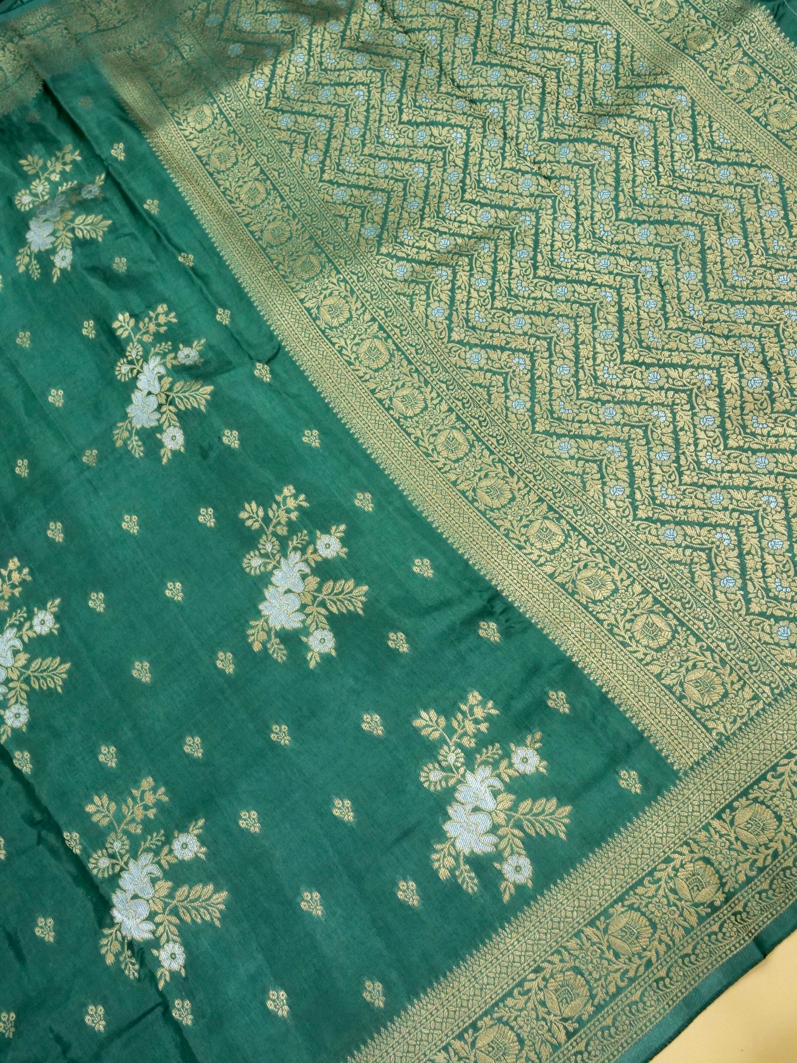 Emerald Green Banarasi Viscose Dola Silk Saree
