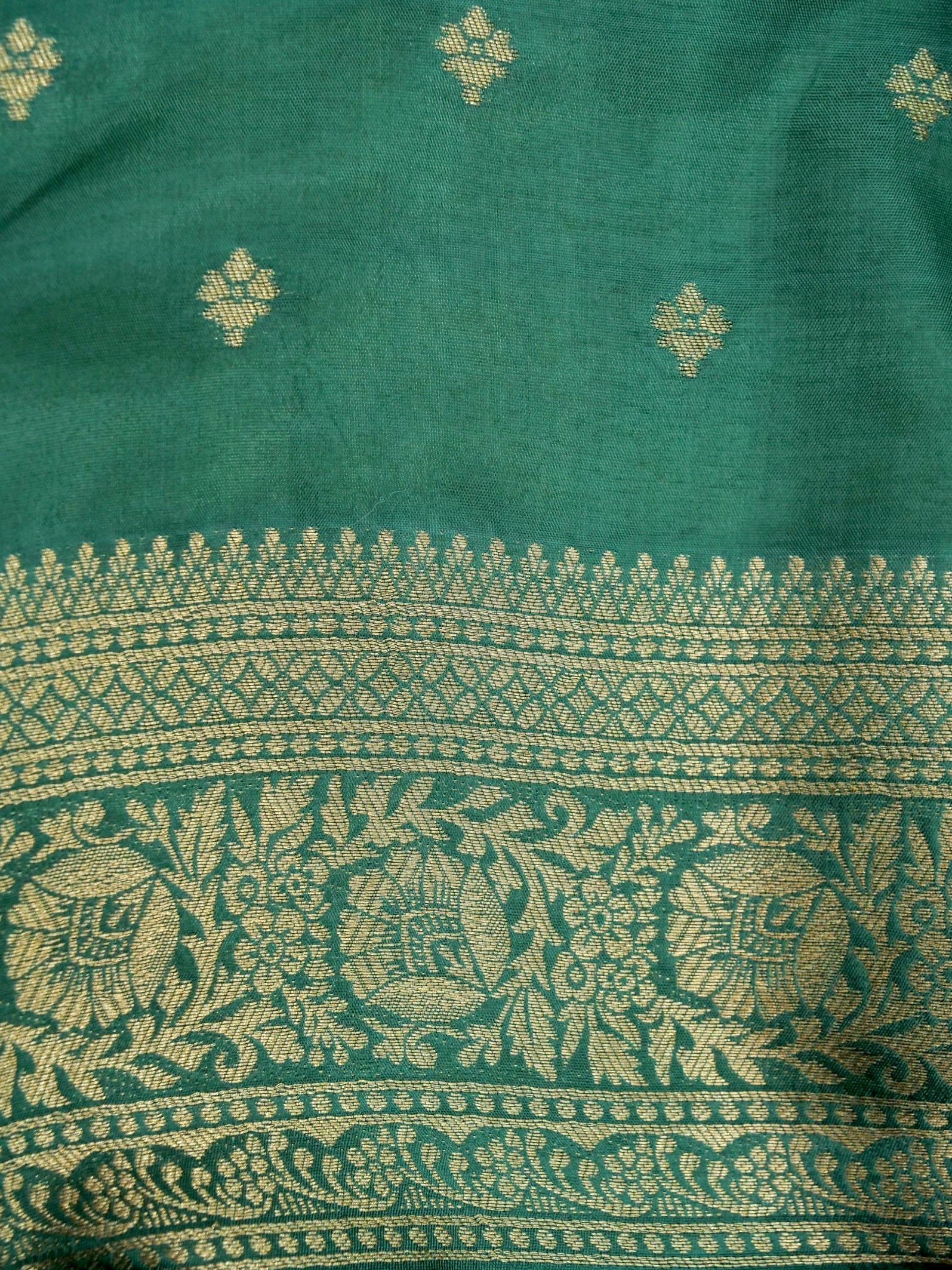 Emerald Green Banarasi Viscose Dola Silk Saree