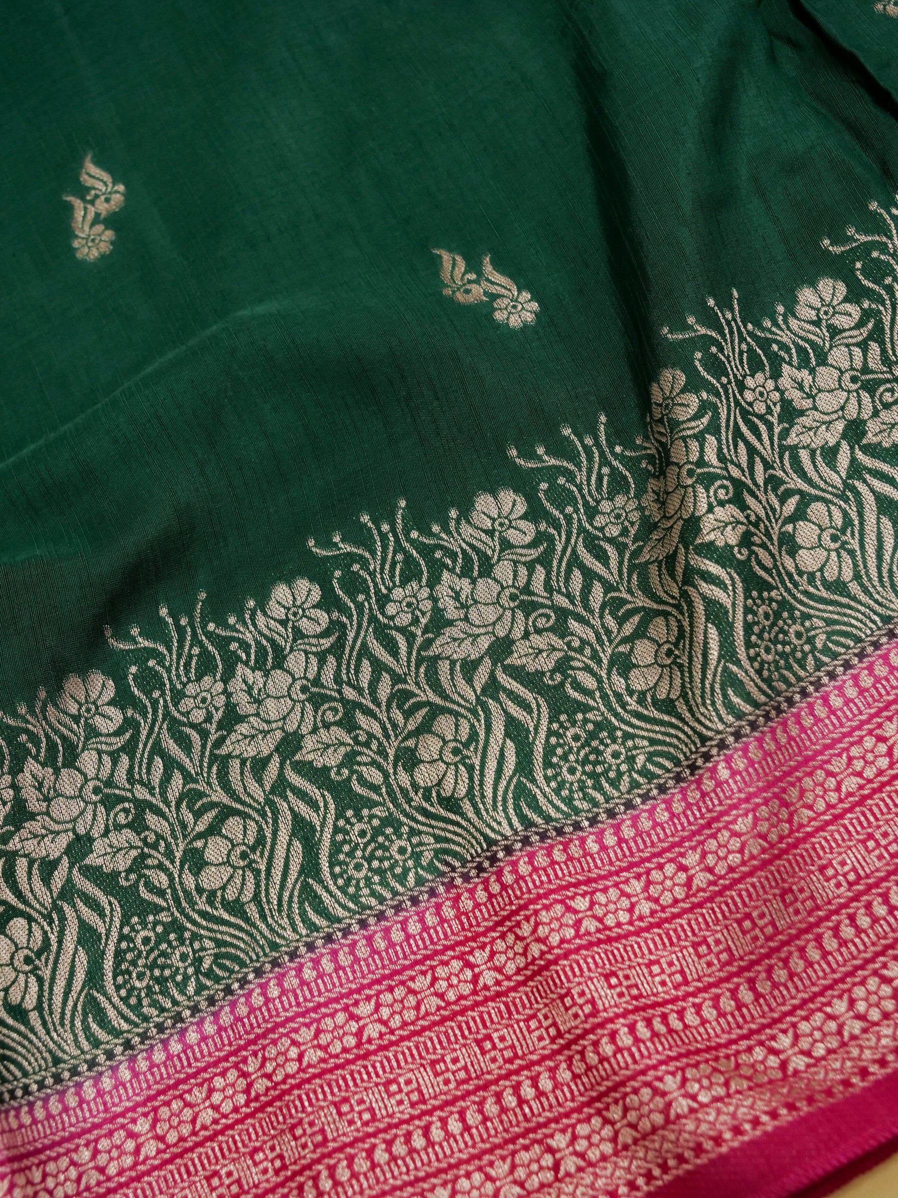 Bottle Green Banarasi Viscose Linen Saree