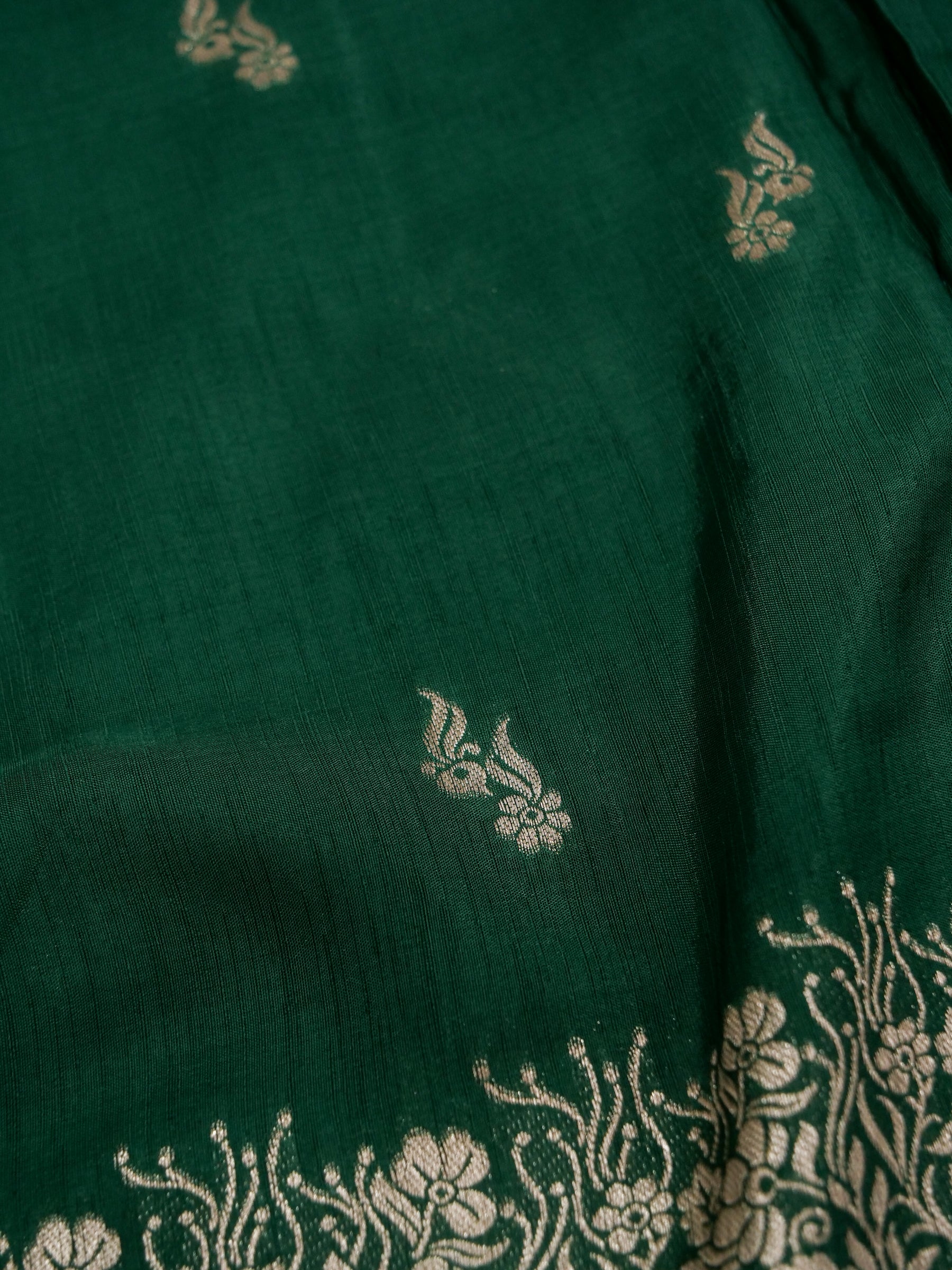 Bottle Green Banarasi Viscose Linen Saree