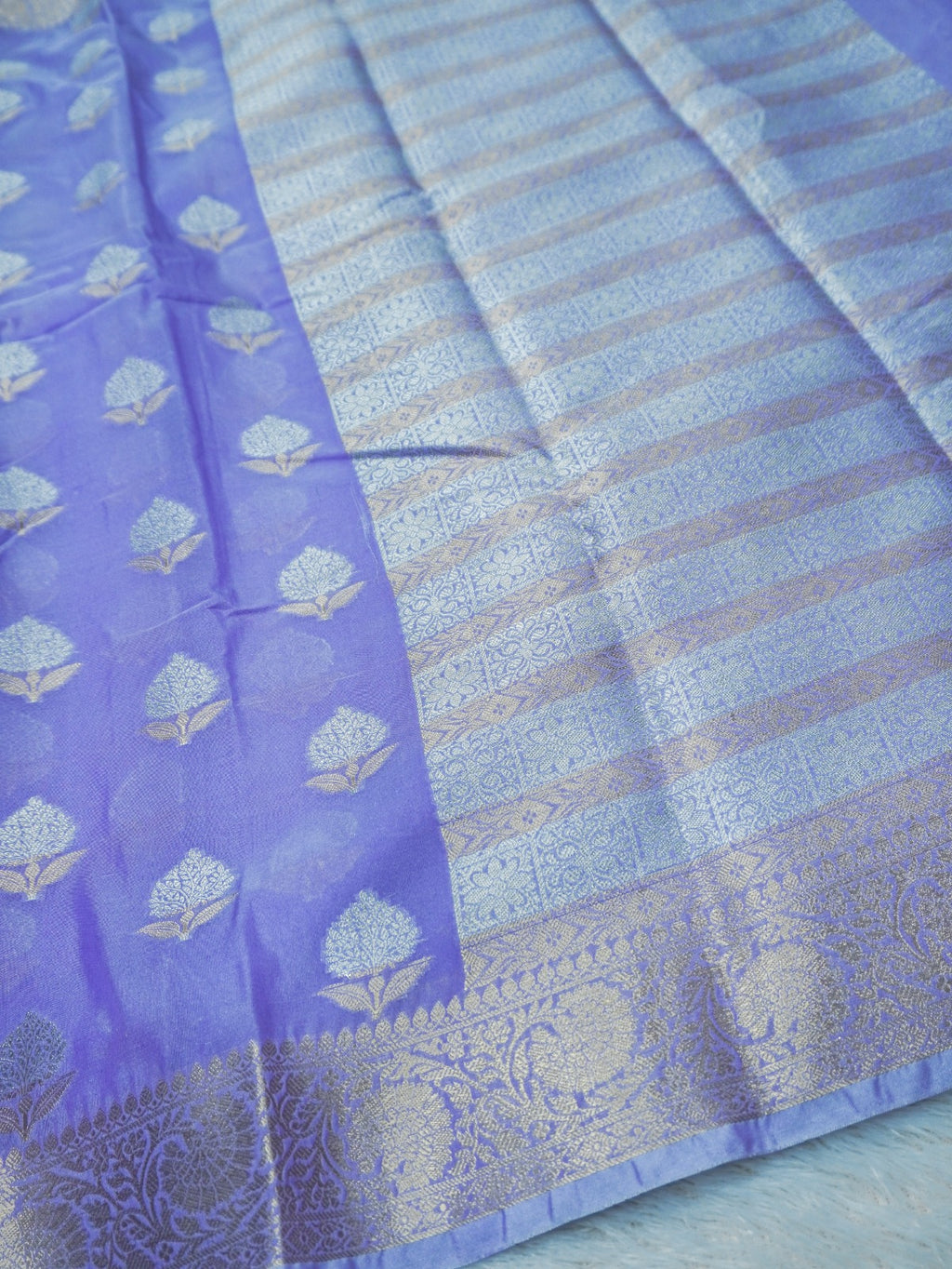 Lavender Silky Silk Banarasi Saree with Floral Zari Buti & Rich Zari Border