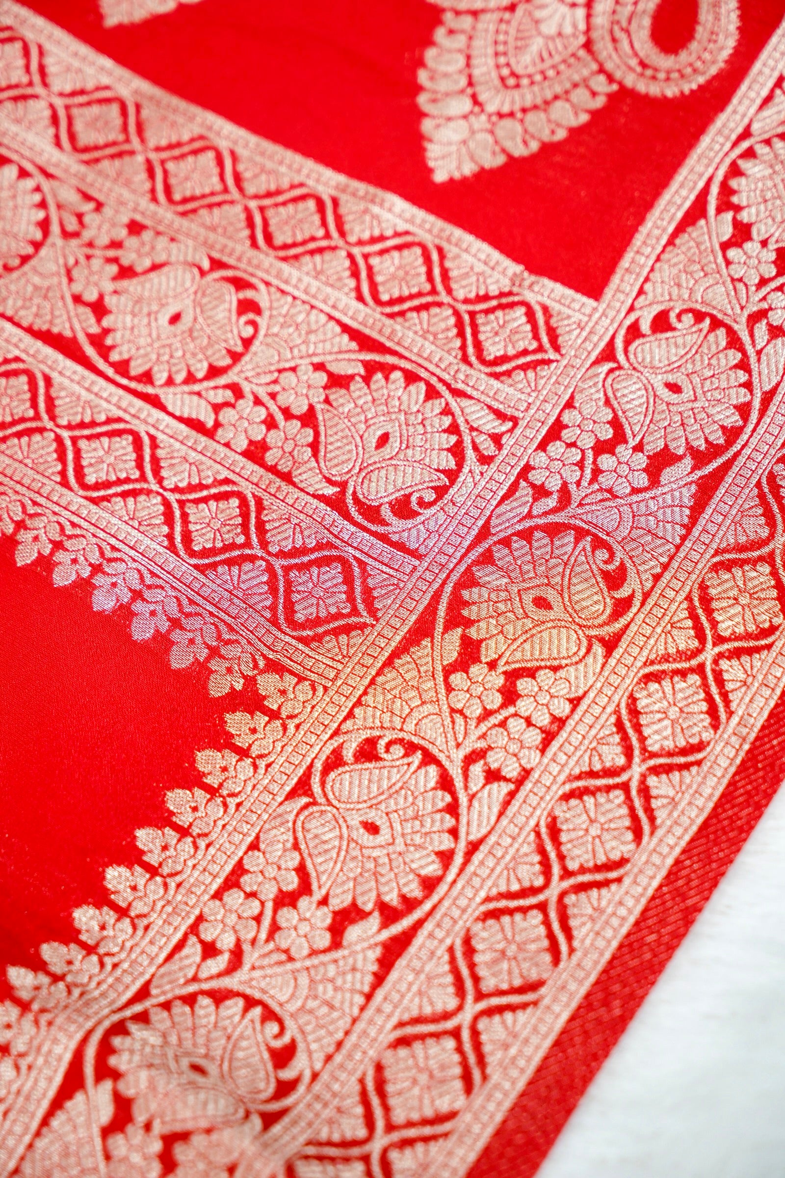 Red Meenakari Banarasee Georgette Saree