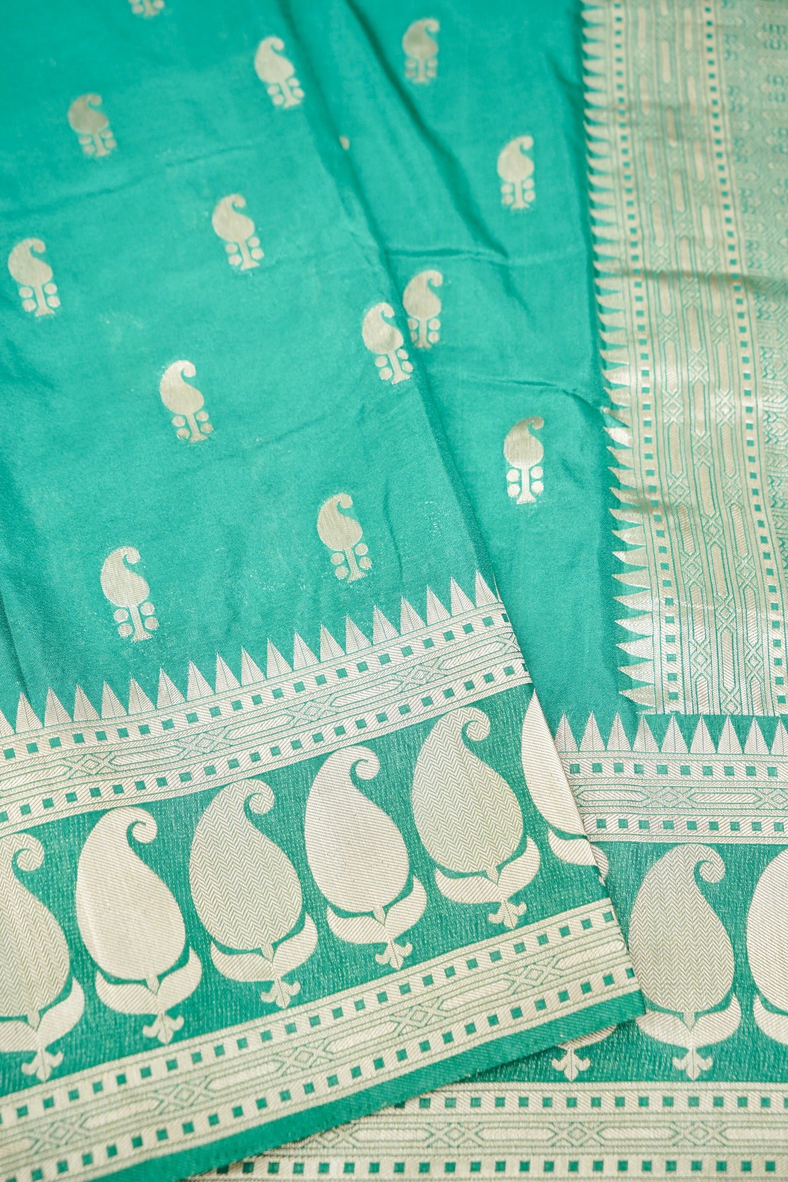 Emerald Green Paisley Banarasee Georgette Saree